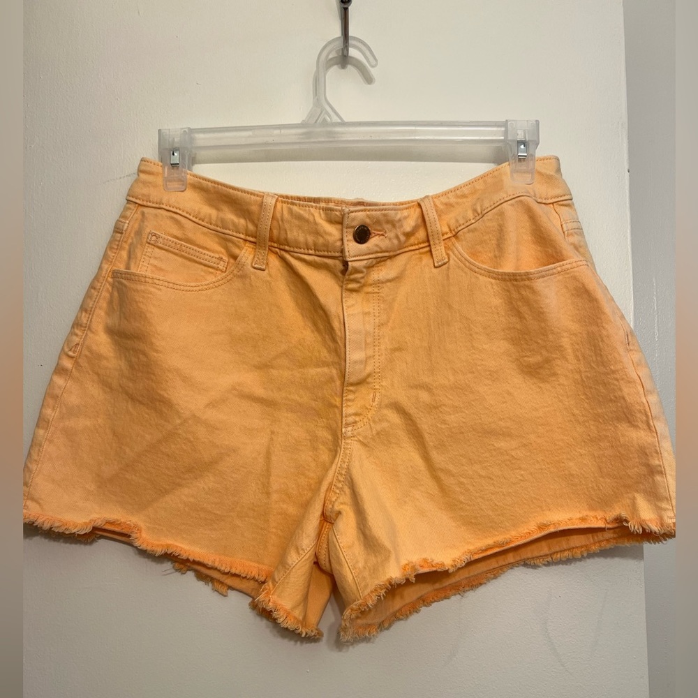 Universal Thread Shorts